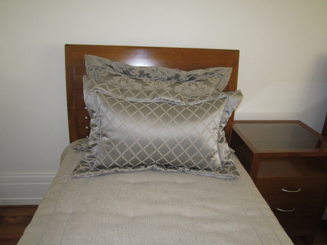 Jogo de almofadas ideal para cama de solteiro
