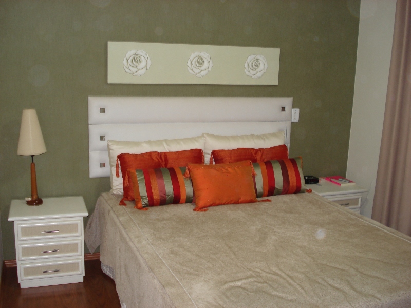 Jogo de almofadas ideal para cama de casal